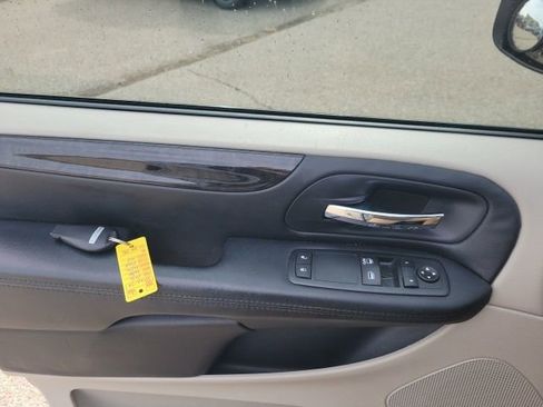 Used 2016 Dodge Grand Caravan American Value Package image 14