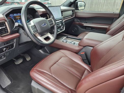 Used 2024 Ford Expedition Limited image 15