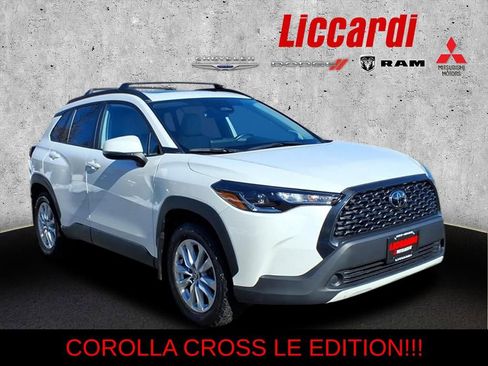 Used 2023 Toyota Corolla Cross LE w/ Moonroof Package AWD/4WD image 1
