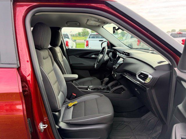 Used 2023 Chevrolet TrailBlazer LT w/ Convenience Package FWD image 11