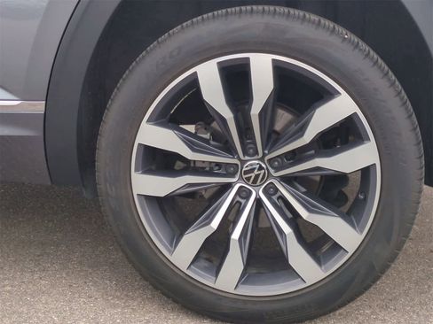 Used 2021 Volkswagen Atlas SEL R-Line image 15