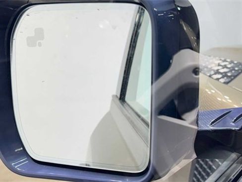 Used 2020 Land Rover Defender 110 SE image 12