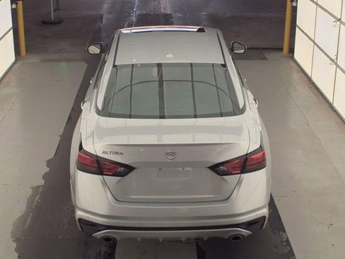 Used 2025 Nissan Altima 2.5 SV w/ SV Premium Package FWD image 3