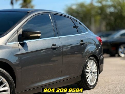 Used 2017 Ford Focus Titanium FWD image 6