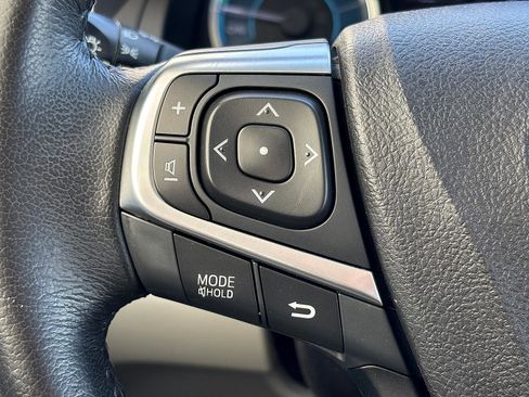 Used 2016 Toyota Camry XLE w/ Moonroof Package FWD image 32