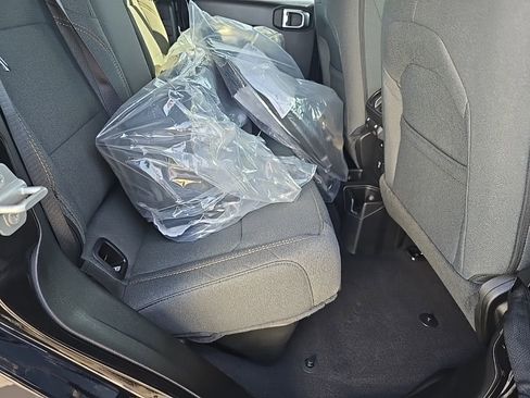 New 2025 Jeep Gladiator Sport image 7