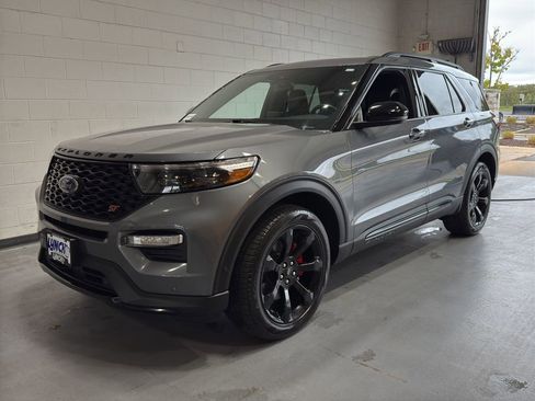 Used 2024 Ford Explorer ST w/ Technology Package image 44