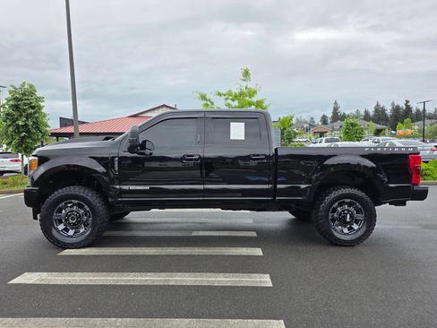 Used 2017 Ford F250 Platinum w/ Platinum Ultimate Package AWD/4WD image 9