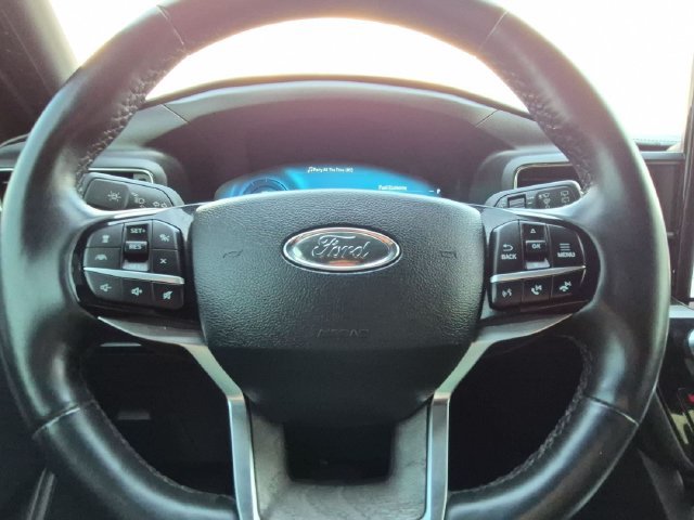 Used 2023 Ford Explorer Platinum w/ Technology Package AWD/4WD image 22