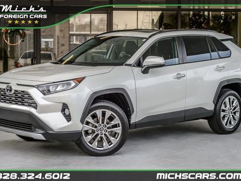 Used 2020 Toyota RAV4 Limited image 1
