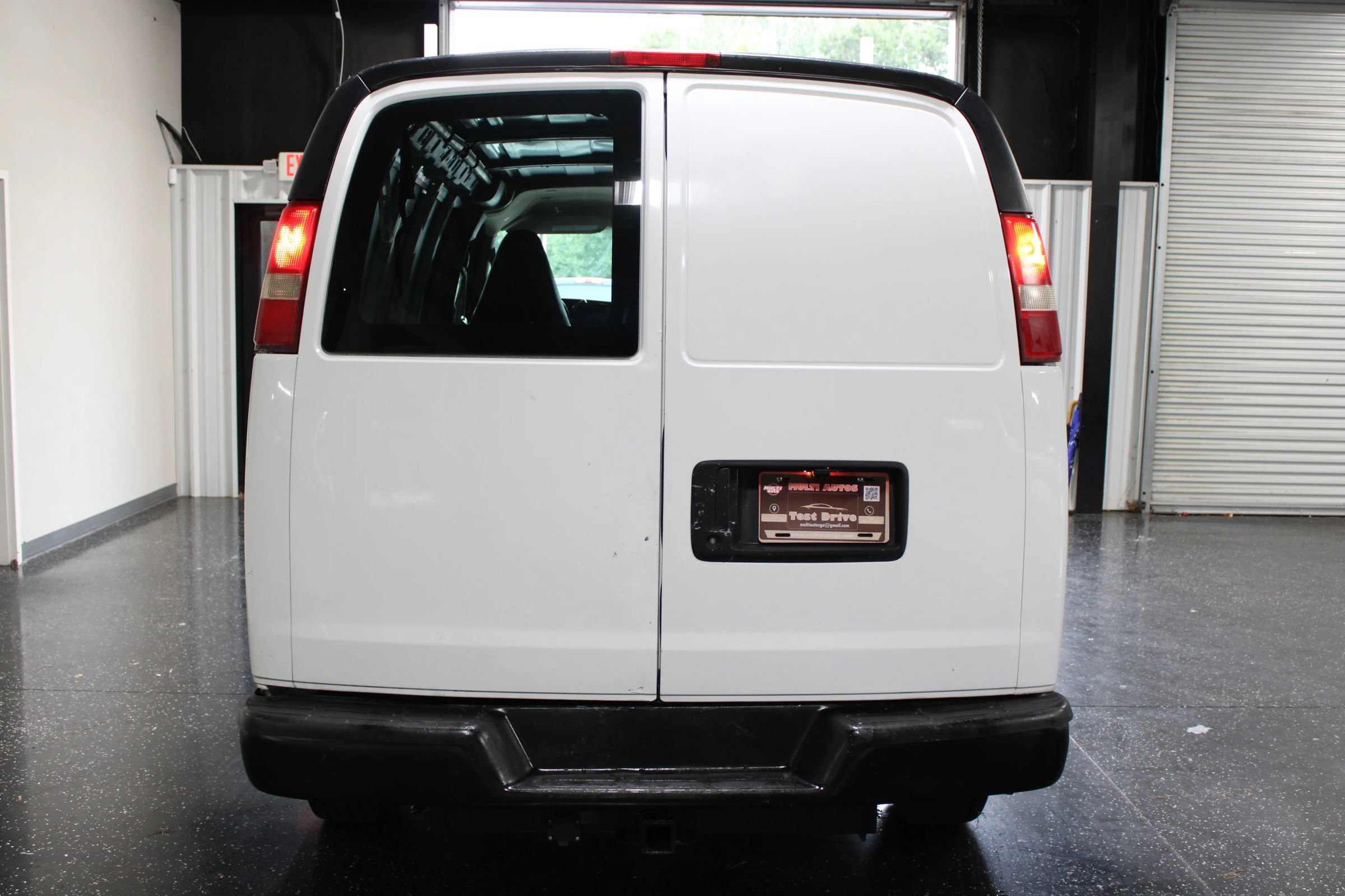Used 2016 Chevrolet Express 2500 RWD image 4