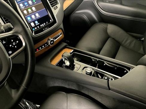 Used 2024 Volvo XC90 B6 Plus image 17