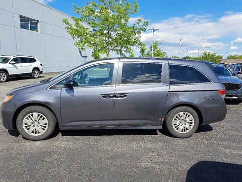 Used 2016 Honda Odyssey LX image 1