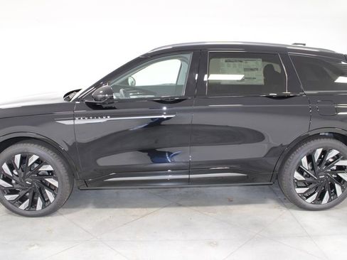 New 2026 Lincoln Nautilus Reserve image 5