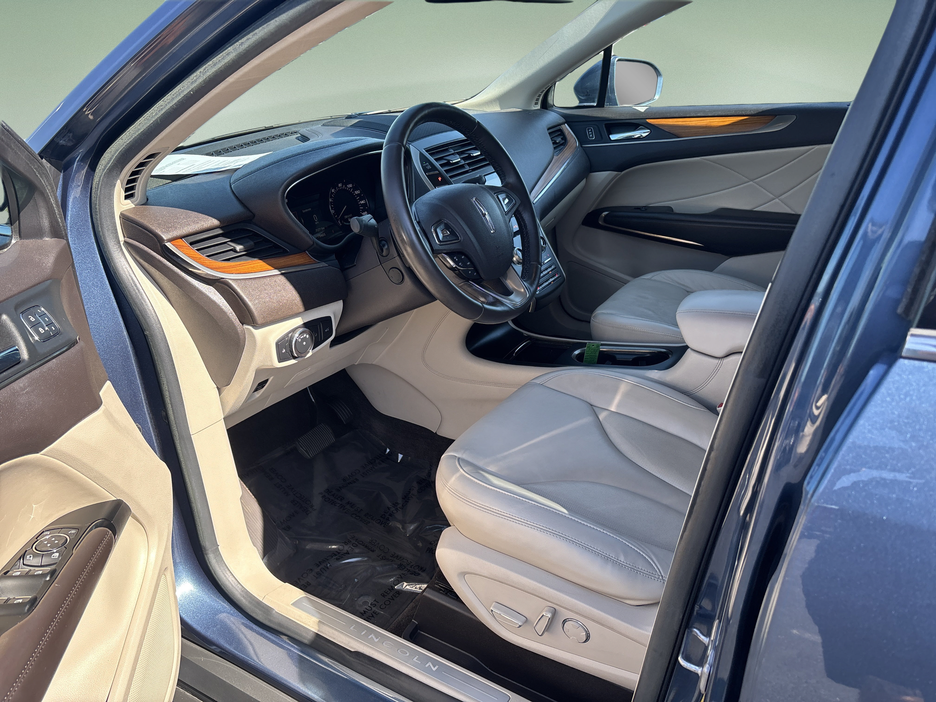 Used 2018 Lincoln MKC Select w/ Select Plus Package FWD image 9