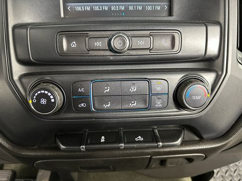 Used 2018 Chevrolet Silverado 1500 Custom w/ Custom Value Package image 9