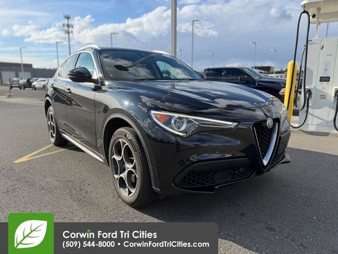 Used 2018 Alfa Romeo Stelvio Ti image 17