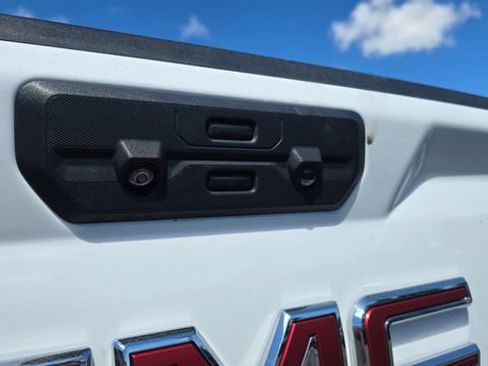 Used 2023 GMC Sierra 1500 AT4 image 8