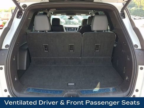 Used 2024 Buick Enclave Premium AWD/4WD image 30