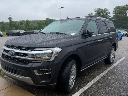 Used 2023 Ford Expedition Limited RWD image 1