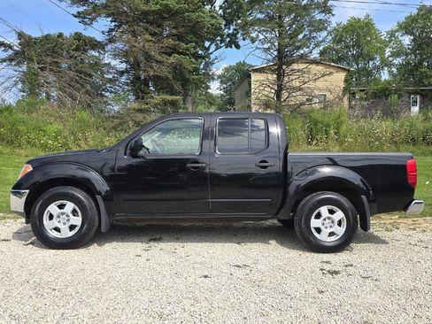 Used 2005 Nissan Frontier SE w/ (P01) Power Pkg AWD/4WD image 3