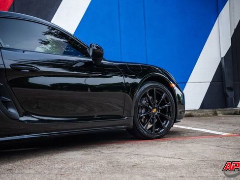 Used 2018 Porsche 718 Cayman RWD image 25
