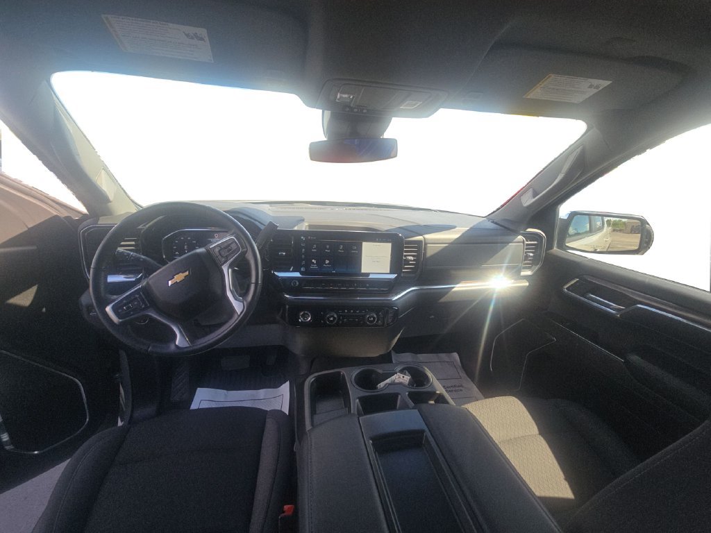 Used 2024 Chevrolet Silverado 1500 LT AWD/4WD image 9
