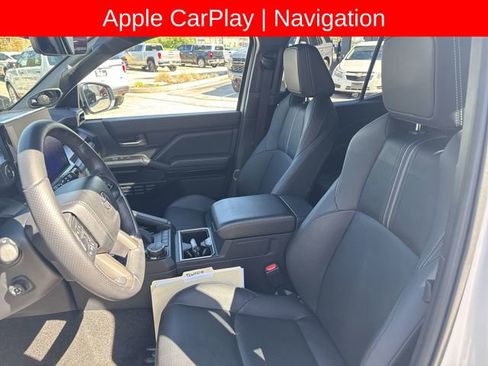 Used 2025 Toyota 4Runner Limited AWD/4WD image 19