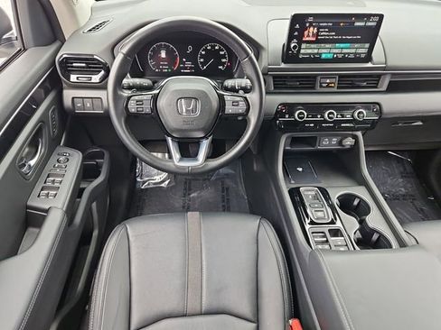 Used 2023 Honda Pilot Touring image 15