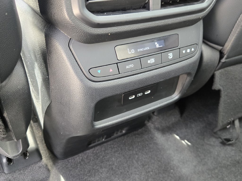 Certified 2025 Honda Pilot Touring image 14