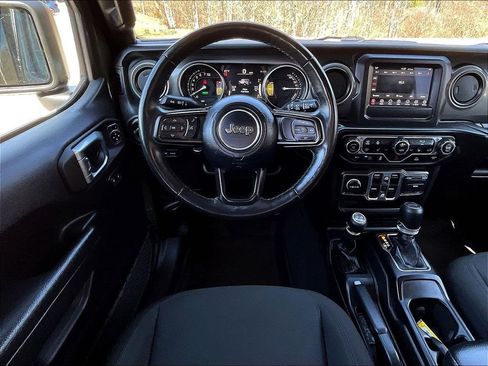 Used 2023 Jeep Wrangler Unlimited w/ Cold Weather Group AWD/4WD image 17