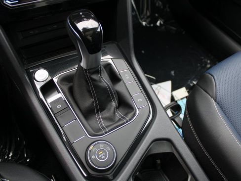 New 2026 Volkswagen Taos SEL AWD/4WD image 16