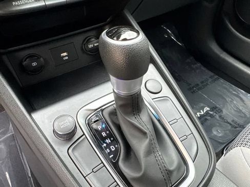 Used 2022 Hyundai Kona SE FWD image 19
