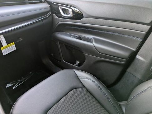 New 2026 Jeep Compass Latitude w/ Sun and Sound Group AWD/4WD image 15