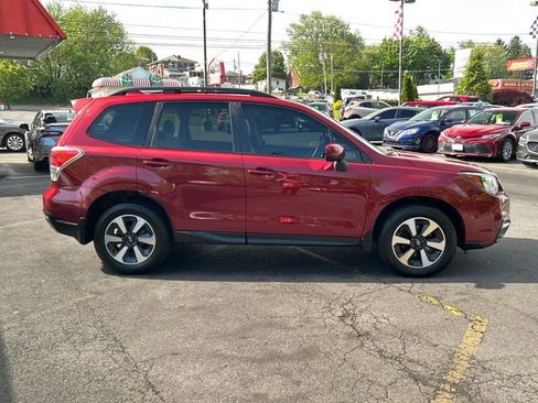 Used 2017 Subaru Forester 2.5i Premium AWD/4WD image 7