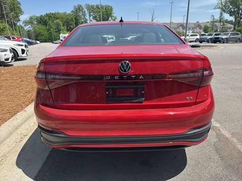 Used 2025 Volkswagen Jetta SE w/ Sunroof Package image 12
