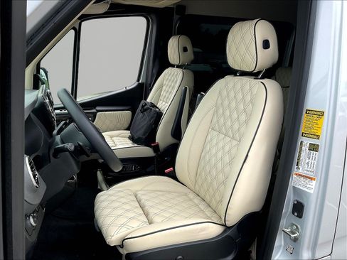 Used 2022 Mercedes-Benz Sprinter 2500 image 20