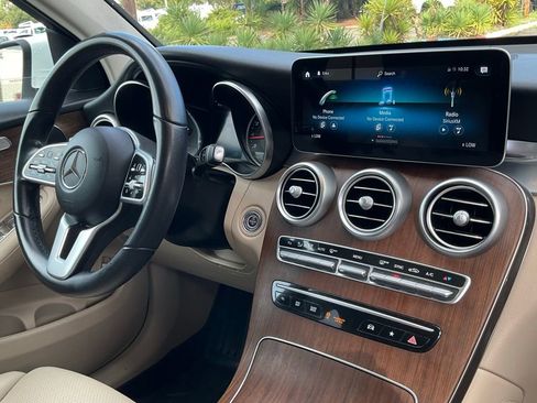 Used 2021 Mercedes-Benz GLC 300 image 40