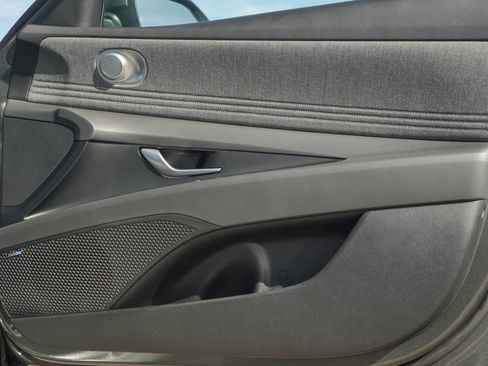 New 2026 Hyundai Elantra Limited image 8