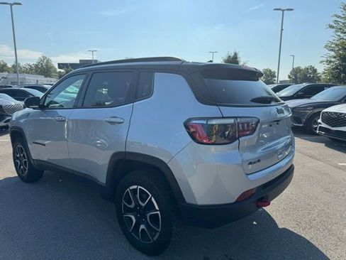 Used 2024 Jeep Compass Trailhawk AWD/4WD image 4