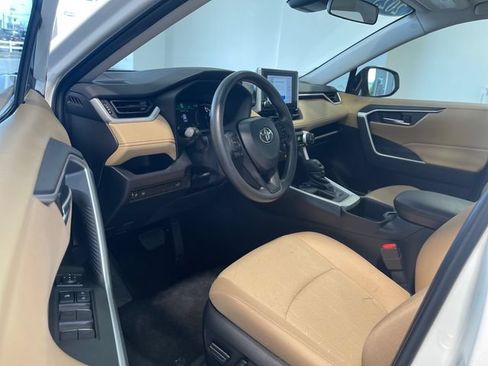 Used 2025 Toyota RAV4 XLE w/ Convenience Package FWD image 6