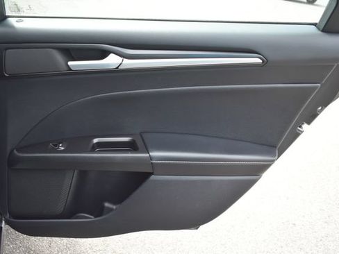 Used 2019 Ford Fusion Energi Titanium FWD image 43