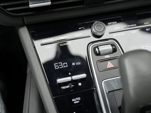 Used 2021 Porsche Cayenne AWD/4WD image 70