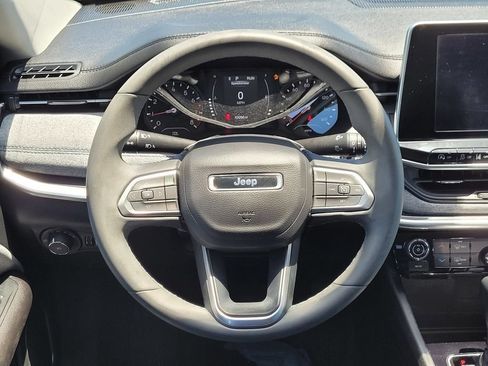 Used 2022 Jeep Compass Latitude AWD/4WD image 12