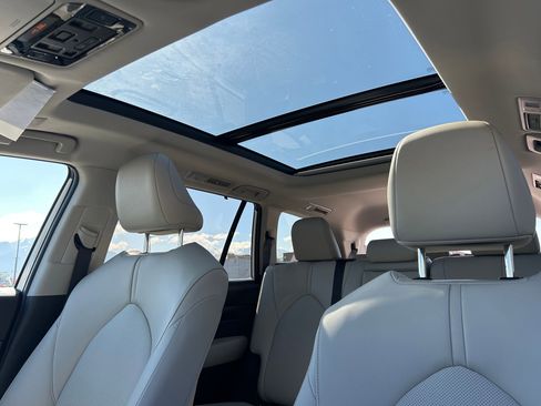 Certified 2024 Toyota Grand Highlander AWD image 30