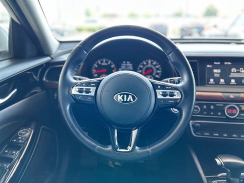 Used 2017 Kia Cadenza Premium FWD image 62