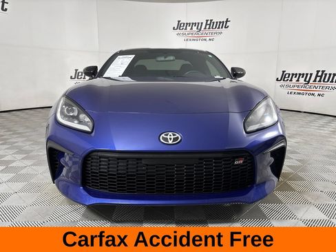 Used 2023 Toyota GR86 Premium RWD image 3