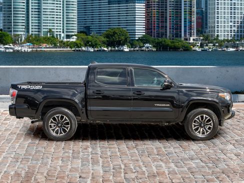 Used 2023 Toyota Tacoma TRD Sport w/ Advanced Technology Package image 4