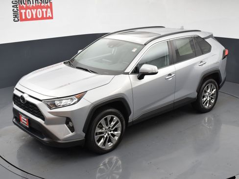 Used 2020 Toyota RAV4 XLE Premium AWD/4WD image 26