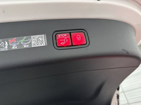Used 2026 Mercedes-Benz GLC 300 image 26